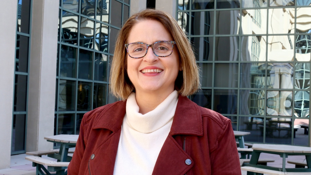 Ann Campbell Headshot